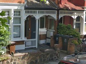 Front view of property