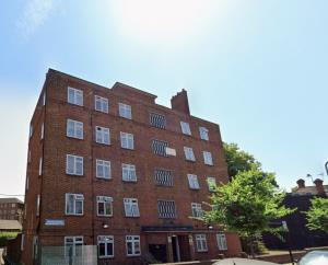 Front view of property