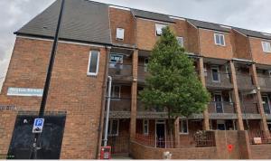 Front view of property