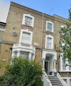 Front view of property