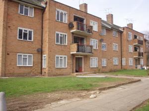 Front view of property