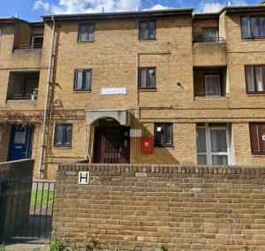 Front view of property