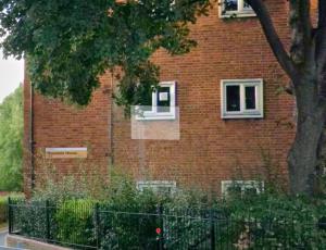 Front view of property