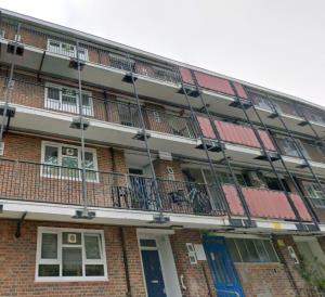 Front view of property