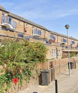 Front view of property