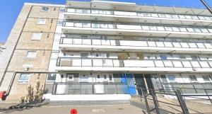 Front view of property