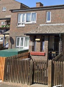 Front view of property