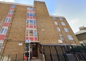 Front view of property