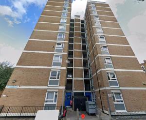 Front view of property