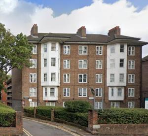 Front view of property