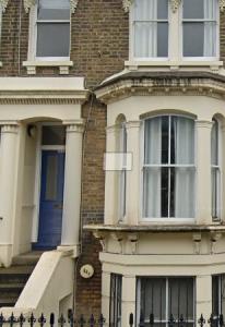 Front view of property