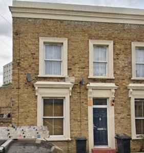 Front view of property