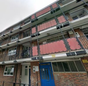 Front view of property