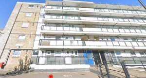 Front view of property