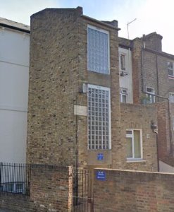 Front view of property